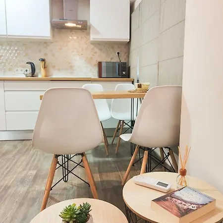 Center - Mercado / 4 Apartment *